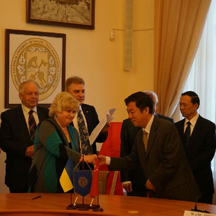 山东省生物传感器重点实验室成员出访白俄罗斯、乌克兰